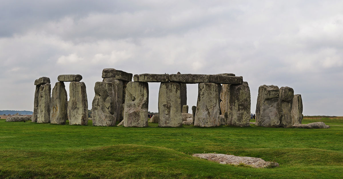 Getting out of London- Stonehenge and Bath