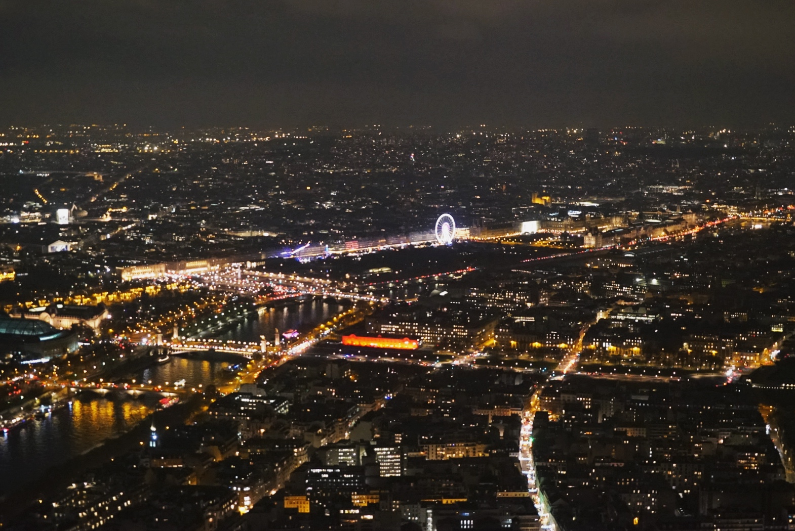 Top Five Travel Apps to Keep On Your Phone