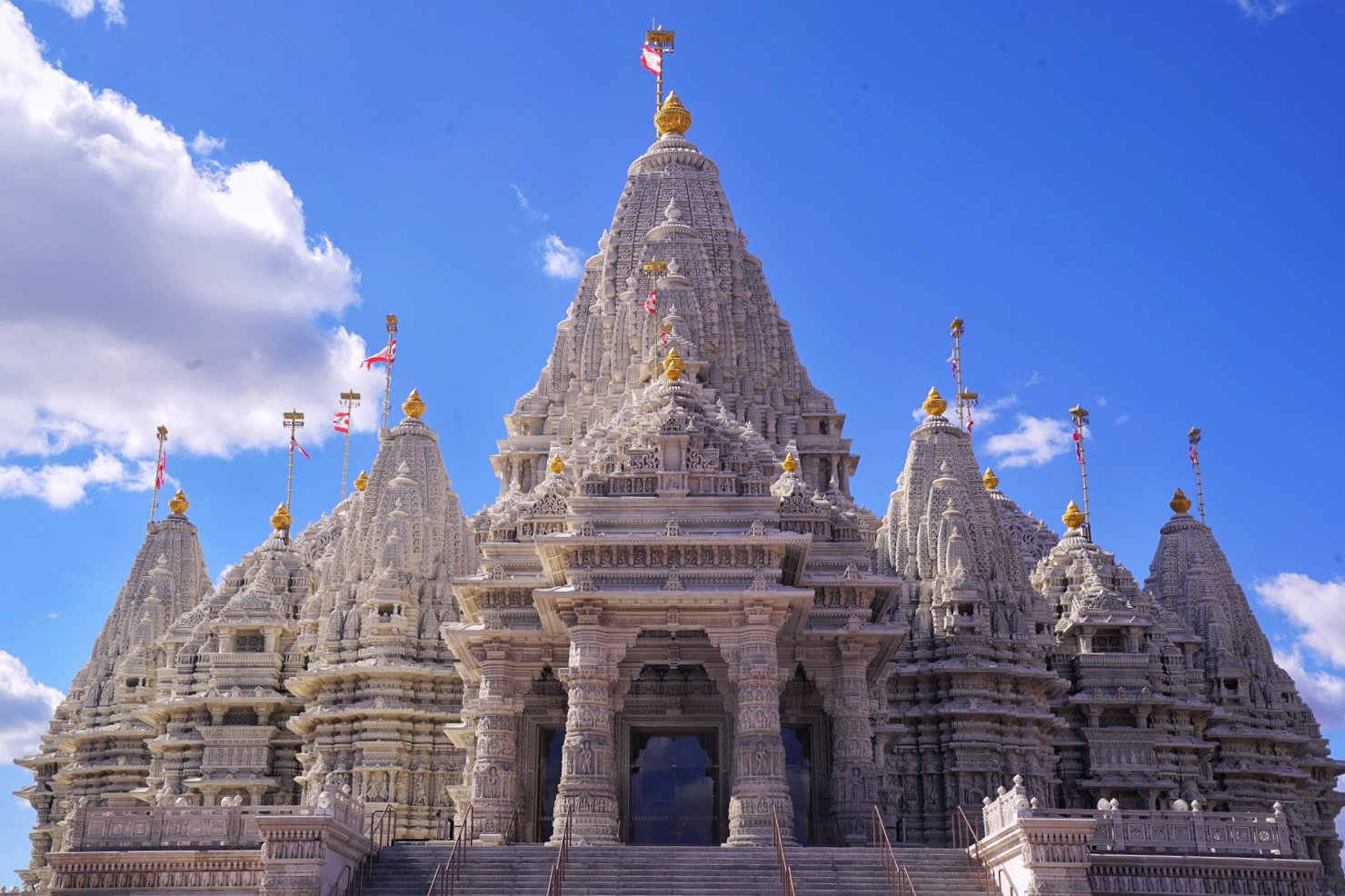 Explore BAPS Swaminarayan Akshardham: The Largest Hindu Temple in the Western Hemisphere